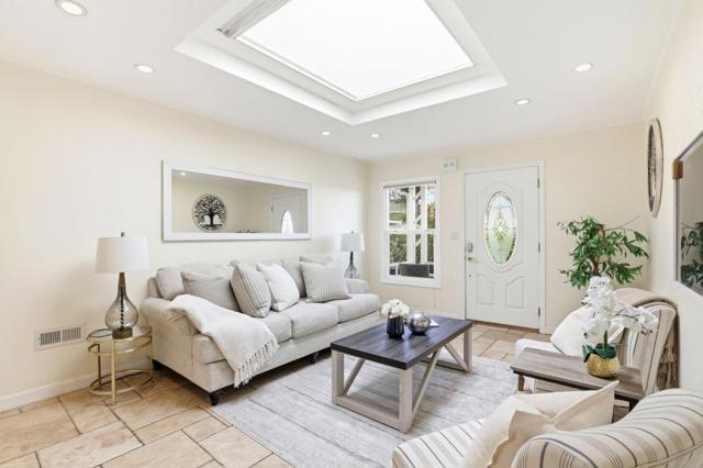 5 Hibbert Court, Pacifica CA: https://media.crmls.org/mediaz/e62e2469-0dbb-4c79-b756-d88913f8436b.jpg