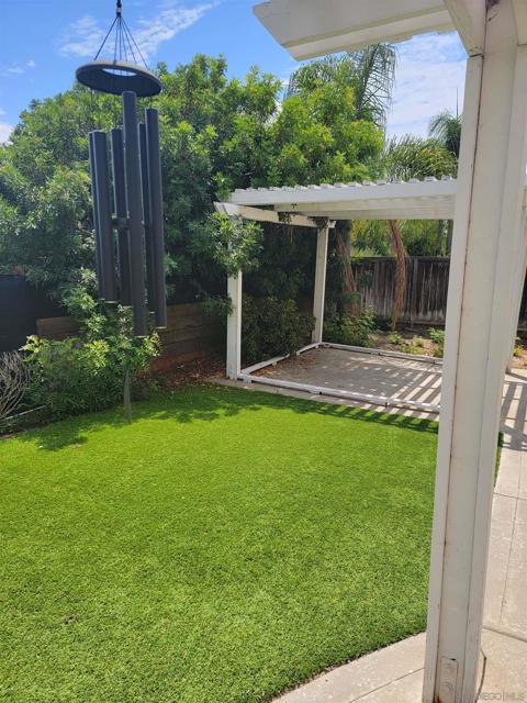 Image 11 of 17 For 7651 Park Village