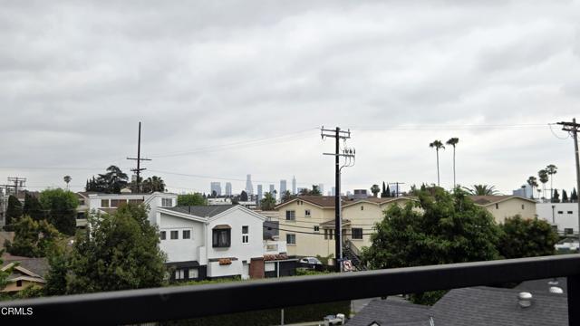 Detail Gallery Image 20 of 24 For 917 N Ridgewood Pl, Los Angeles,  CA 90038 - 3 Beds | 3 Baths