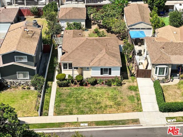 2577 Wellesley Avenue, Los Angeles CA: https://media.crmls.org/mediaz/e62facc5-404c-400a-a90f-5d2806e30b67.jpg