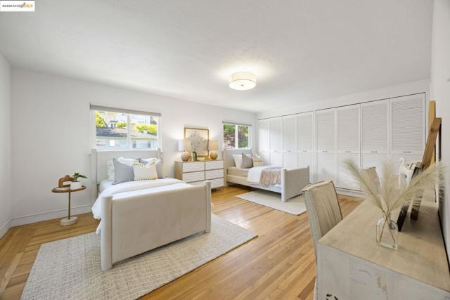 38 La Salle Ave, Piedmont CA: https://media.crmls.org/mediaz/e63202f4-150a-422d-83f2-37230f3f072c.jpg