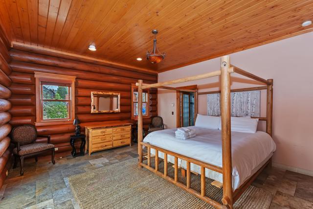 42400 Eagle Ridge, Big Bear CA: https://media.crmls.org/mediaz/e6322ae0-7bb8-4488-91c1-9321d7eb1a84.jpg