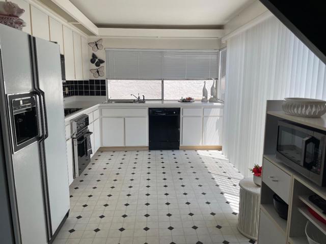 543 Cashmere Court, Sunnyvale CA: https://media.crmls.org/mediaz/e633e55a-95be-4422-a9c5-61f9d67b7c57.jpg