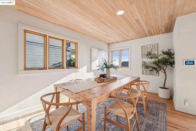 19 Highland Blvd, Kensington CA: https://media.crmls.org/mediaz/e633e967-fa4a-47b7-b867-d4b82dd1637a.jpg