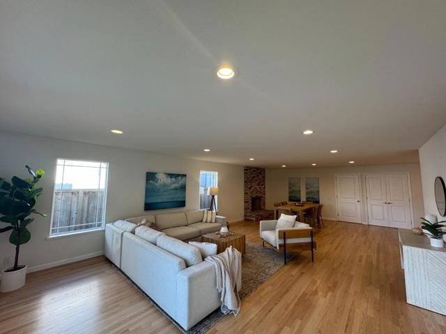 651 Spruce Street, Half Moon Bay CA: https://media.crmls.org/mediaz/e634d914-a5be-490a-b0d6-4e3d74be19fa.jpg