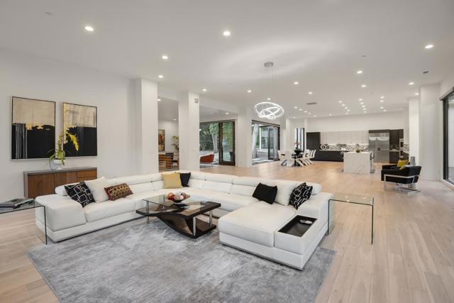 18305 Constitution Avenue, Monte Sereno CA: https://media.crmls.org/mediaz/e635493f-1c41-4655-aa03-3041d5a1708d.jpg