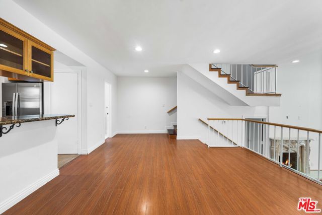 5229 Balboa Boulevard, Encino CA: https://media.crmls.org/mediaz/e63593eb-151a-4ee3-8510-1b75a512060e.jpg