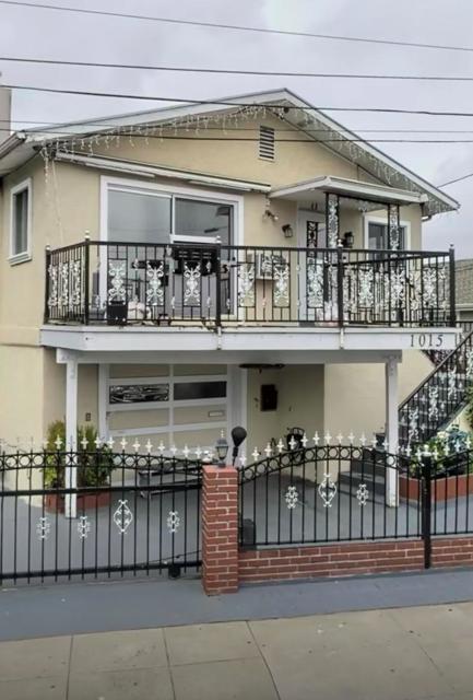 1015 Herman, San Bruno CA: https://media.crmls.org/mediaz/e6360feb-f364-4db0-95d5-4d2d9177405d.jpg