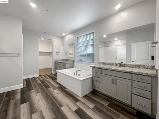 2066 Espana Ln, Rio Vista CA: https://media.crmls.org/mediaz/e6364cdc-93a1-452c-b99c-66d266dc8023.jpg