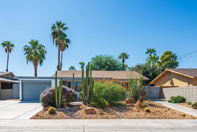 77575 California Drive, Palm Desert CA: https://media.crmls.org/mediaz/e6366202-887c-4885-96f3-53a699b9ead2.jpg
