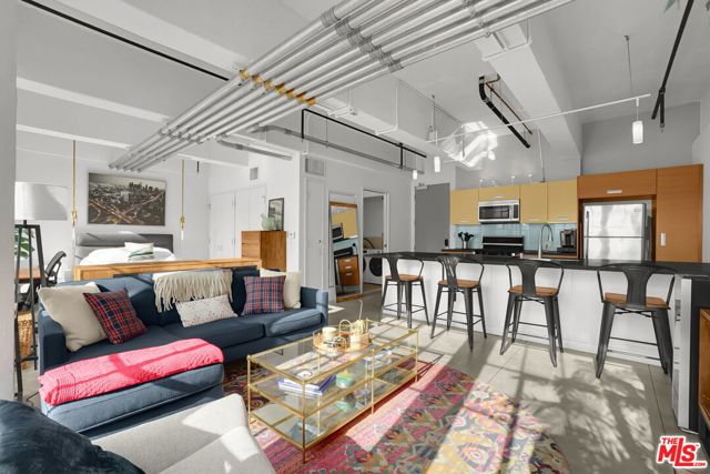 746 S Los Angeles Street, Los Angeles CA: https://media.crmls.org/mediaz/e6374cc8-b6eb-4d2c-ab0a-0a6c30e6d114.jpg