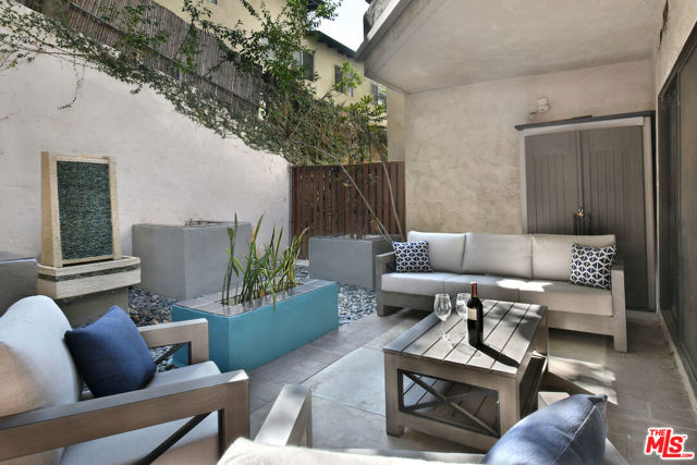 11687 Bellagio Road, Los Angeles CA: https://media.crmls.org/mediaz/e6375842-e4c4-468e-84f6-370a49cc509d.jpg