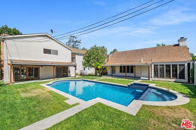 517 N Elm Drive, Beverly Hills CA: https://media.crmls.org/mediaz/e637a949-8b4d-4a73-b792-e5640993b6c2.jpg