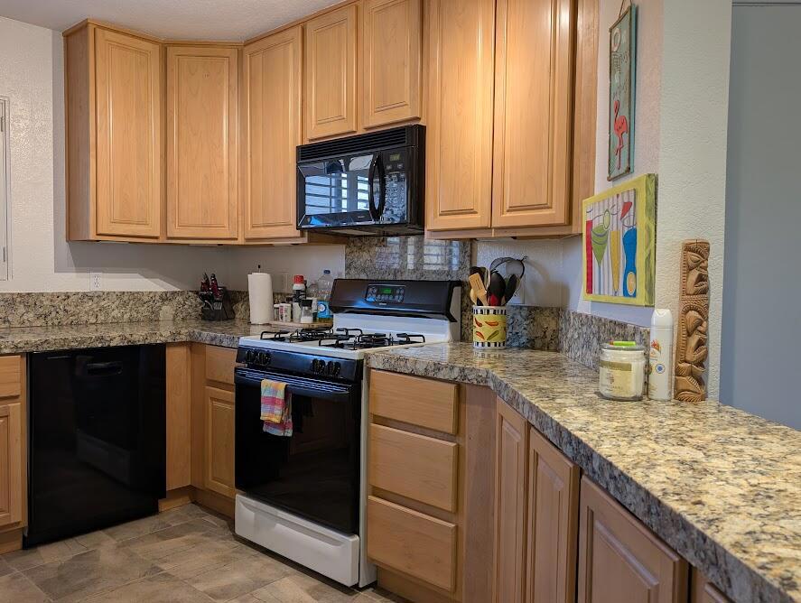 https://media.crmls.org/mediaz/e637c821-ffd7-4698-828d-68d801b9d9de.jpg?preset=X-Large