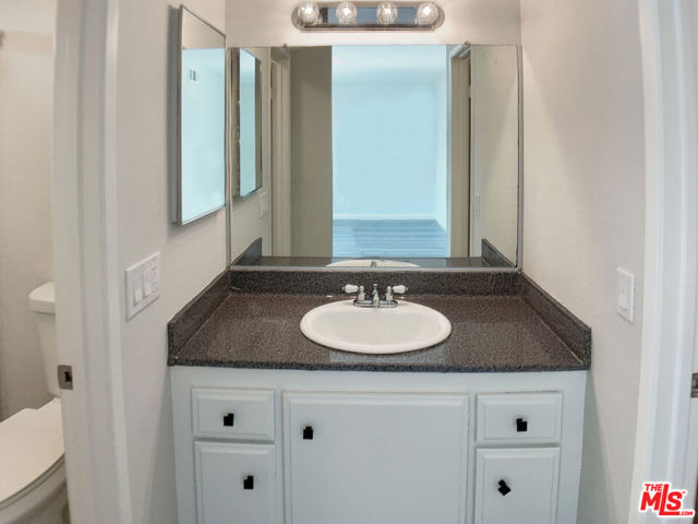 24932 Tree Avenue, Mission Viejo CA: https://media.crmls.org/mediaz/e6381ac6-855c-480b-892b-af0eb902fa44.jpg