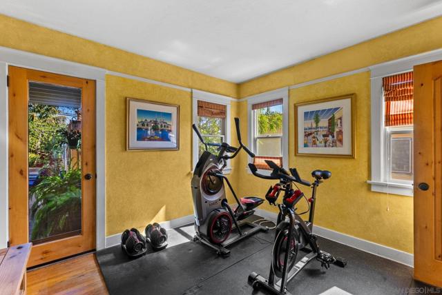 4965 Marlborough Drive, San Diego CA: https://media.crmls.org/mediaz/e638633d-ff13-40a0-9add-9bbea7d0de48.jpg