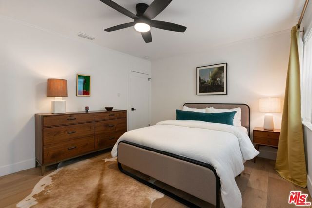 3864 3rd Avenue, Los Angeles CA: https://media.crmls.org/mediaz/e638c354-a2e2-43ee-b493-7df394a2bd6b.jpg