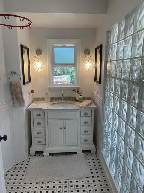 1706 Grandview St., Oceanside CA: https://media.crmls.org/mediaz/e63a033a-7efa-4804-aaba-b41c09d49386.jpg