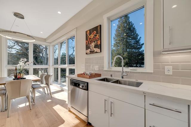 1667 San Carlos Avenue, San Carlos CA: https://media.crmls.org/mediaz/e63a0642-3087-4dcf-abf9-a38eaf6c6ee6.jpg