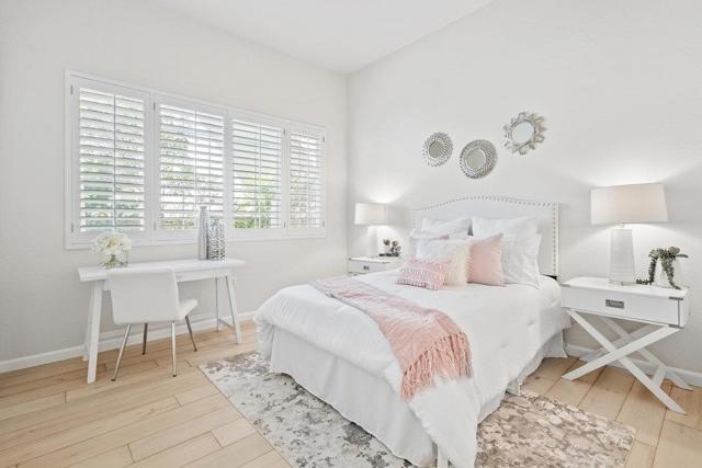 550 El Camino Real, Burlingame CA: https://media.crmls.org/mediaz/e63a5468-6115-4424-9065-cffbd75837be.jpg