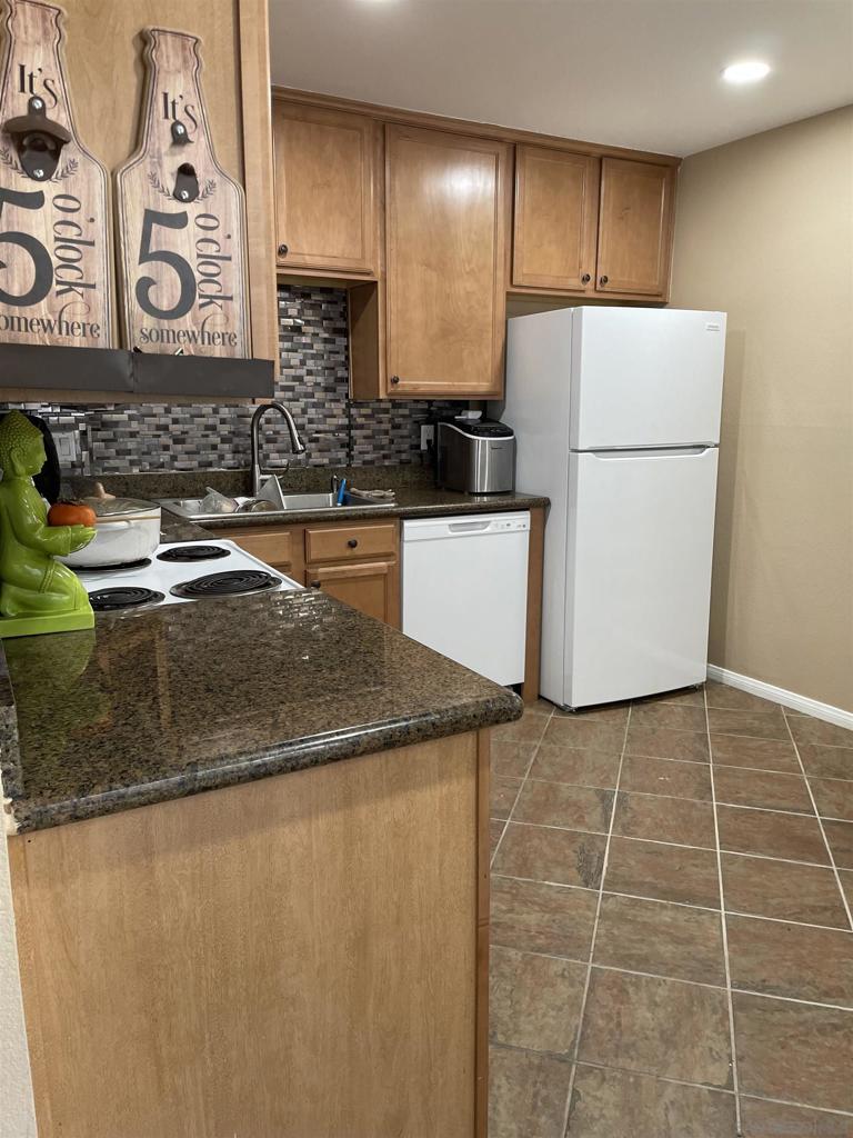 6333 College Grove Way - photo 5