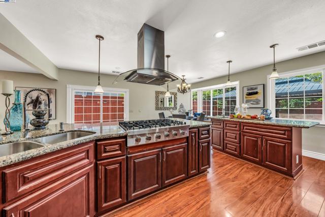 41917 Camino Santa Barbara, Fremont CA: https://media.crmls.org/mediaz/e63ad140-6e6d-498f-8bad-28962079baf5.jpg