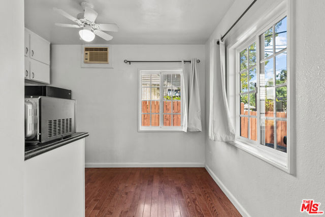 6841 Haywood Street, Tujunga CA: https://media.crmls.org/mediaz/e63af7db-39c0-4660-8870-0fbddc446406.jpg