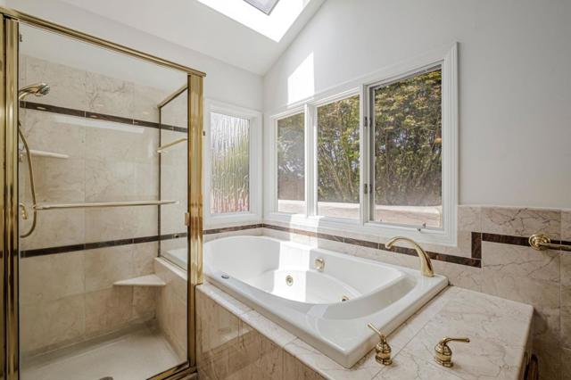 425 Vista Del Mar Drive, Aptos CA: https://media.crmls.org/mediaz/e63b11d4-6cbc-4d3d-97d4-1633458a4e17.jpg