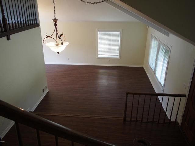 211 Windtree Avenue, Thousand Oaks CA: https://media.crmls.org/mediaz/e63bdb1c-cb17-4d7d-bac8-67c4c94cbb66.jpg
