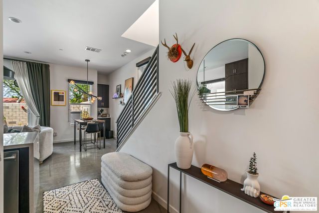 482 Paragon Loop, Palm Springs CA: https://media.crmls.org/mediaz/e63db867-f5a8-4b70-bc75-5c9ace5e4f34.jpg