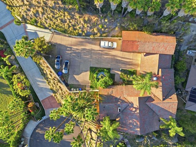 9902 Heavenly Way, La Mesa CA: https://media.crmls.org/mediaz/e63e4326-170a-40b0-ac1c-85ffc6be4356.jpg