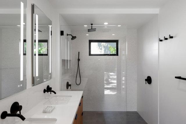 137 30th Avenue, San Mateo CA: https://media.crmls.org/mediaz/e63e4675-cae0-454f-a6dd-c6a9a8e3b83e.jpg