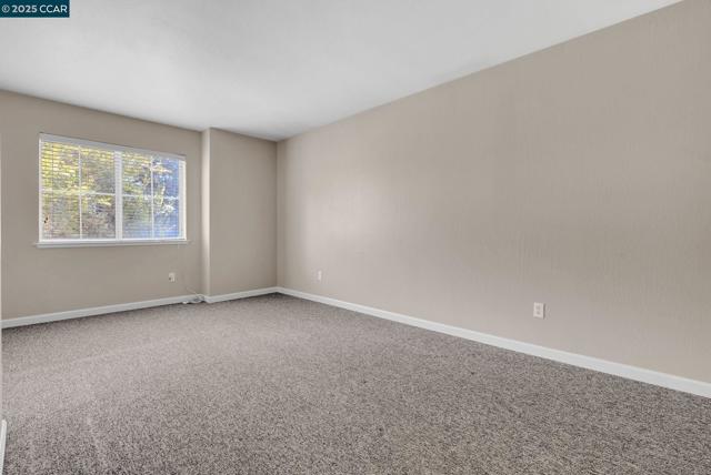 3060 San Miguel Ct, Concord CA: https://media.crmls.org/mediaz/e63f9866-73a4-4b57-aa3d-b15d198858d0.jpg