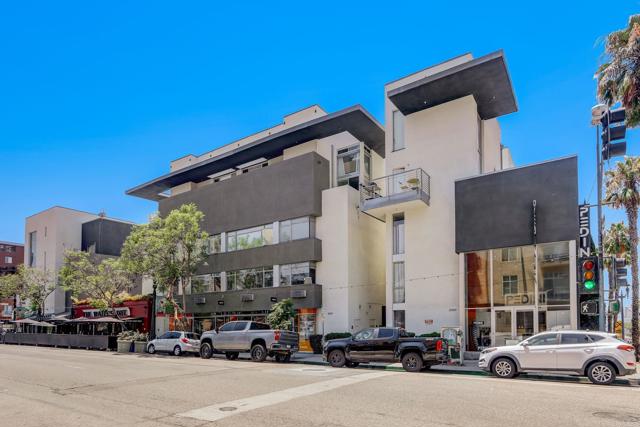 2064 Kettner Boulevard, San Diego CA: https://media.crmls.org/mediaz/e6401a13-d2e5-4376-baba-d5fa372e235e.jpg