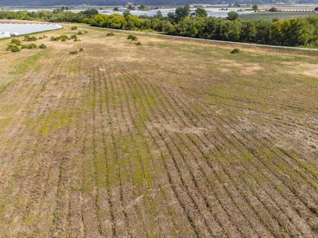 30 Riverside Road, Watsonville CA: https://media.crmls.org/mediaz/e640205c-5814-4480-9db1-763a3d214c52.jpg