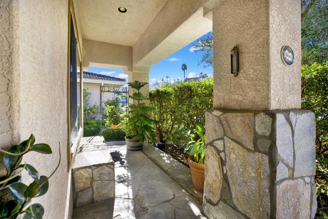 Detail Gallery Image 3 of 47 For 2022 Highland View, Escondido,  CA 92026 - 3 Beds | 2 Baths