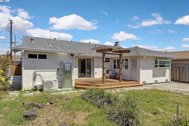 3495 Carrillo Dr, San Leandro CA: https://media.crmls.org/mediaz/e640b52d-ac2e-4fd1-982c-a6e19c26fbd1.jpg