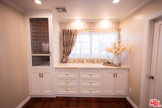 6449 Radford Avenue, North Hollywood CA: https://media.crmls.org/mediaz/e640d2e5-3720-4ba5-9c58-cf0f21969215.jpg