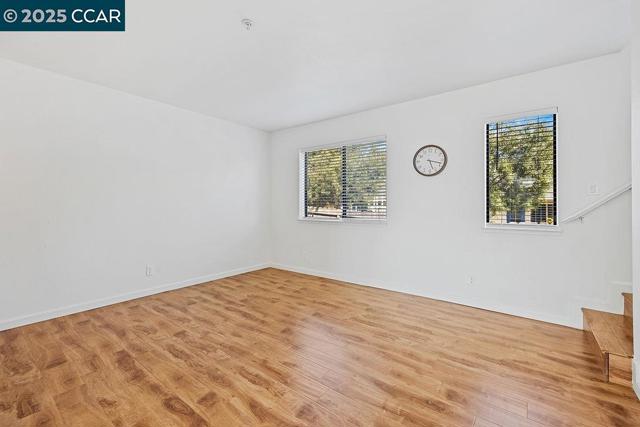 16472 Foothill Blvd, San Leandro CA: https://media.crmls.org/mediaz/e6410f0e-00df-414b-b8bf-96a9591071e1.jpg