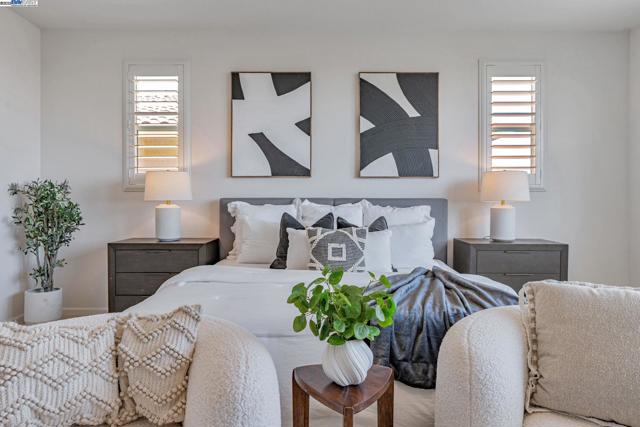 4005 Sarasta Bay Dr, Pittsburg CA: https://media.crmls.org/mediaz/e641e986-2bb4-4903-aa35-0303cfd22692.jpg