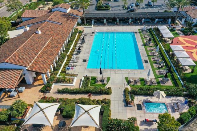 13571 Lopelia Meadows Pl, San Diego CA: https://media.crmls.org/mediaz/e6420ff1-946a-431f-9813-f817460e6cc3.jpg