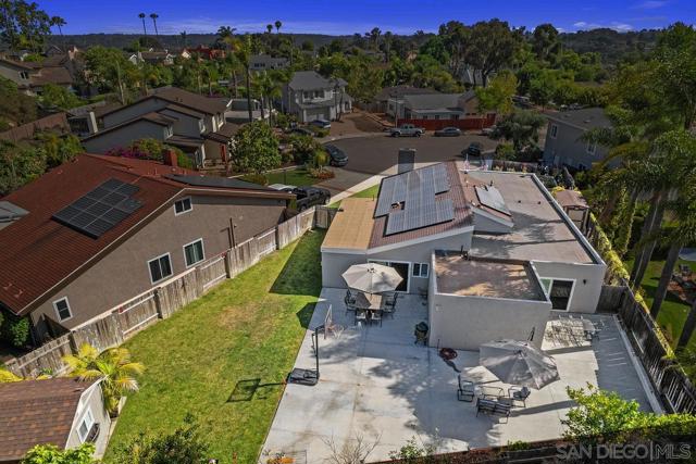 2112 Park Dale Ln, Encinitas CA: https://media.crmls.org/mediaz/e6435ffe-a536-4877-b098-87a073115fee.jpg