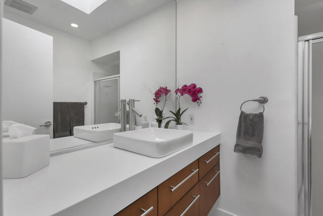 Image 16 of 31 For 42475 Adams Street 9