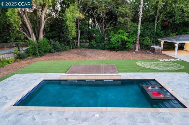 74 Middlefield Rd, Atherton CA: https://media.crmls.org/mediaz/e643f2d7-64ef-4ae6-8d85-2acfb5ecb99f.jpg