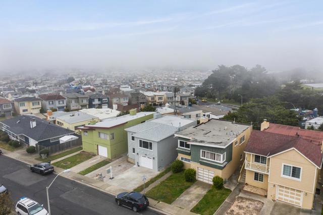 1205 S Mayfair Avenue, Daly City CA: https://media.crmls.org/mediaz/e644bf0b-bf82-4a3c-b9b5-039dd1ef952e.jpg