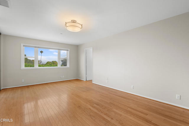 2102 Buena Vista Drive, Camarillo CA: https://media.crmls.org/mediaz/e645848f-7f7e-4fd8-9a20-600d3d88e1b6.jpg