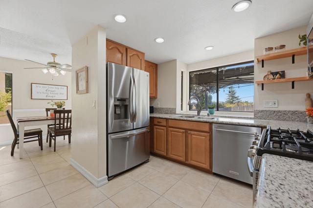 1851 Normandy Gln, Escondido, CA 92027 photo 15
