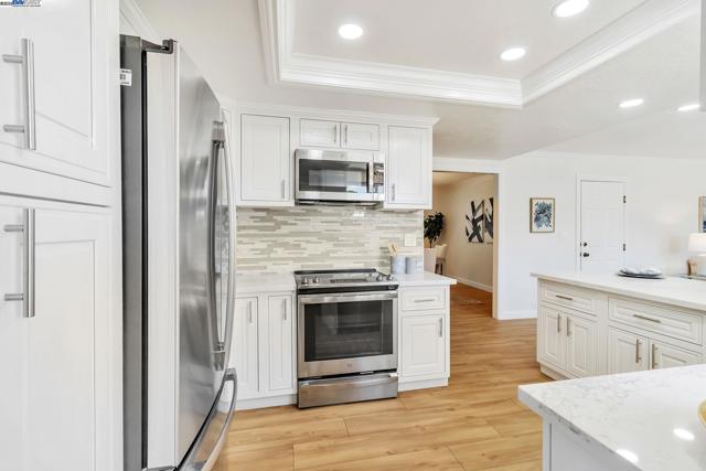 4666 Shearwater Rd, Pleasanton CA: https://media.crmls.org/mediaz/e64656f6-27f3-4792-b77a-ec09aabb689f.jpg