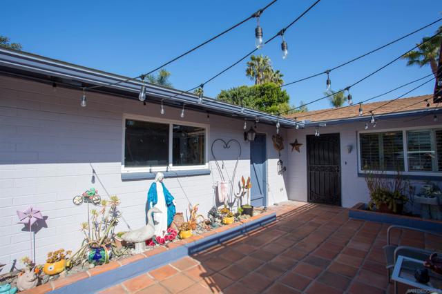 757 Anns Way, Vista CA: https://media.crmls.org/mediaz/e6474b52-511f-4793-abec-f061148ce616.jpg