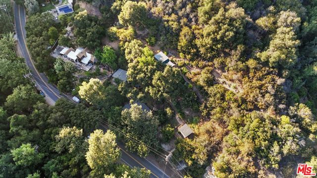 860 Old Topanga Canyon Road, Topanga CA: https://media.crmls.org/mediaz/e6477b07-b6a5-476b-901d-a11db0d21a67.jpg